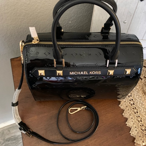 Sale‼️ Beautiful MK 🖤 karla  duffle bag🖤 - Picture 4 of 8